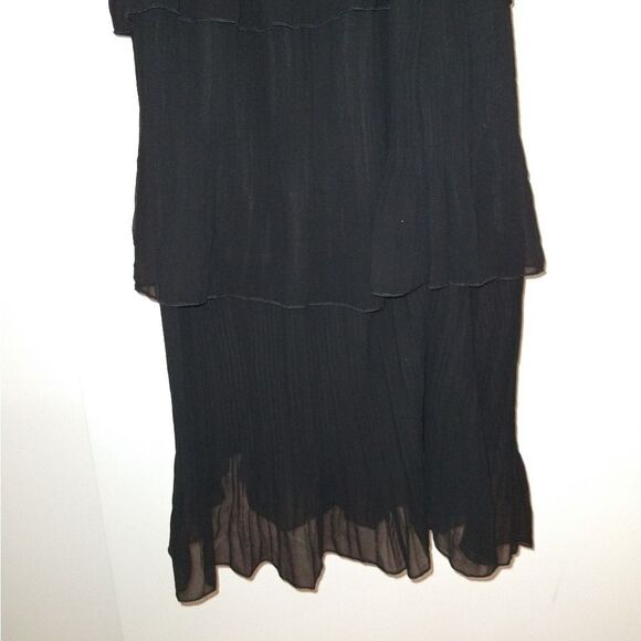 🎉🆕Black Tiered Off Shoulder Ruffled Dress - Picture 8 of 8